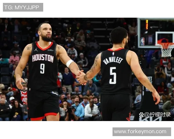 今天火箭对阵雄鹿精彩直播全程回顾与赛前分析尽在这里